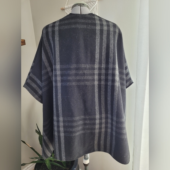 XS GAP Poncho / Cape - Picture 4 of 6